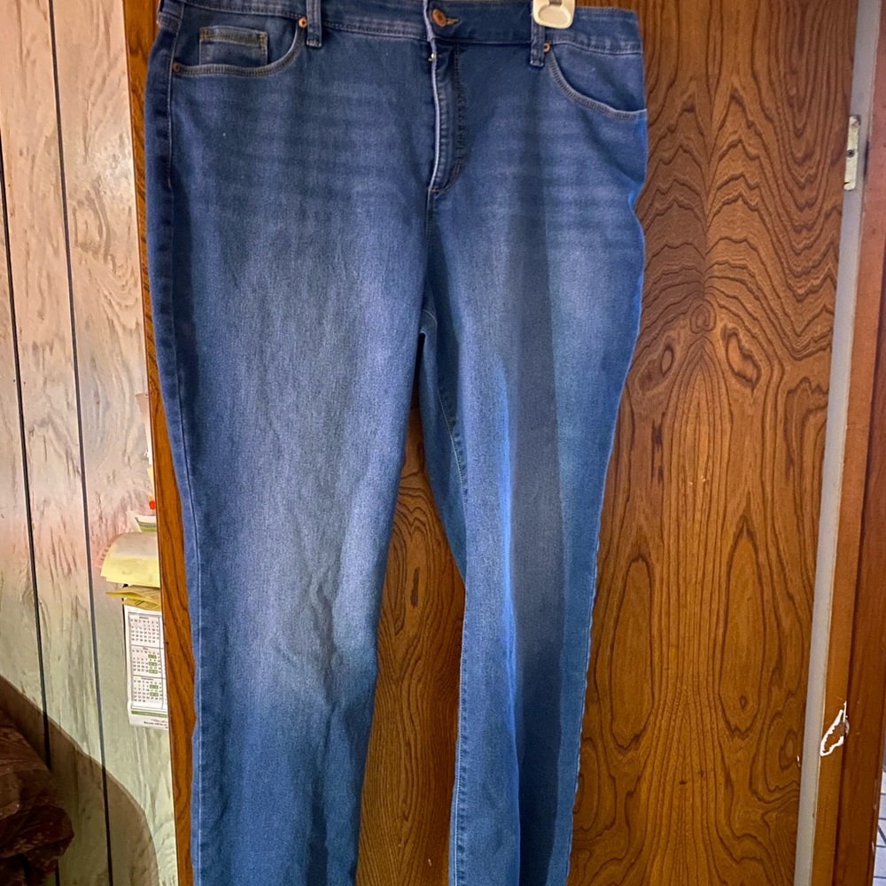 Bandolino jeans. Only worn twice! Great condition!